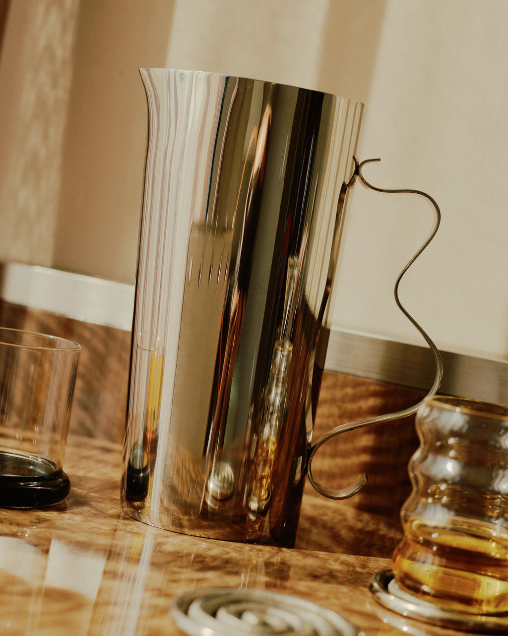 Squiggle Pitcher