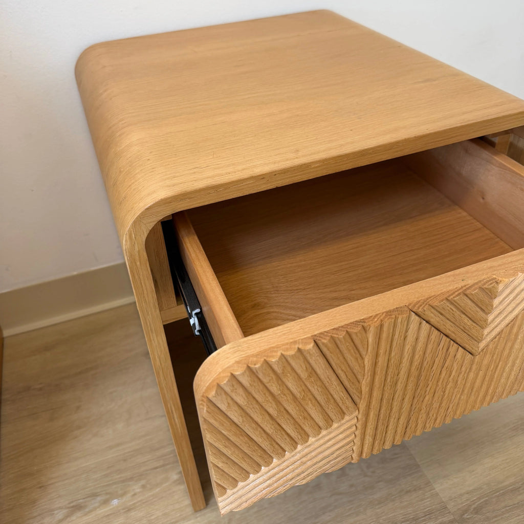 Vista Side Table White oak with sculpted slat detailing（karhyn studio sale）